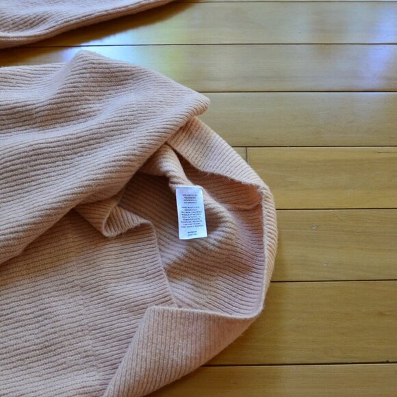 Halogen V Neck Pearl Accent Sweater Size M - Picture 7 of 7